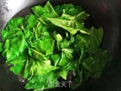 Make Empty cabbage egg soup step 4