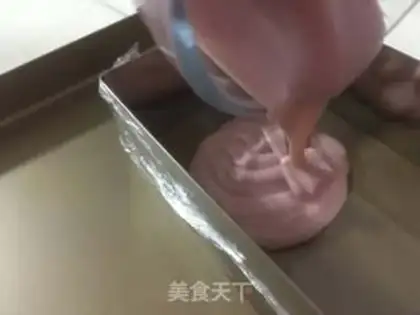 Make French strawberry cake step 14