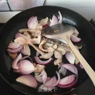 Make Onion fried belly step 2