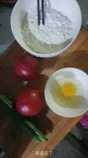 Make Tomato egg oak soup step 0