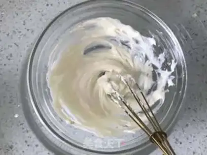 Make Chocolate pretzels step 1