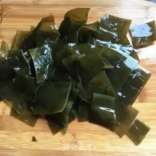Make Ribbon seaweed soup step 1