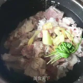 Make Ribbon seaweed soup step 3