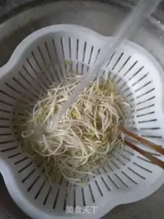 Make The green bean sprouts step 1