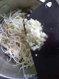 Make The green bean sprouts step 3