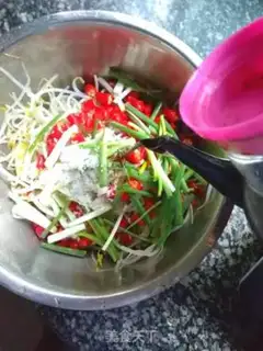 Make The green bean sprouts step 6
