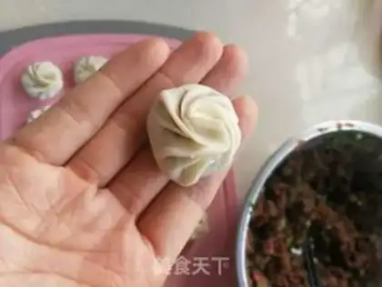 Make A simple beef water bun step 5