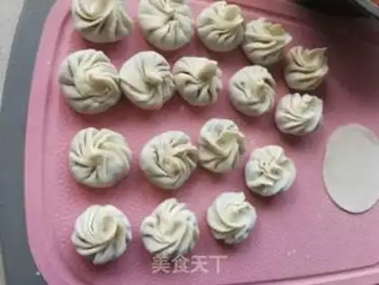 Make A simple beef water bun step 6