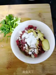 Make Beef shrimp noodles step 0