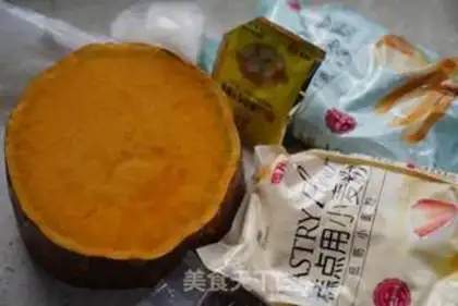 Make Pumpkin cut the buns step 0