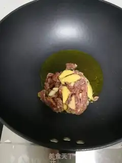 Make Beef shrimp noodles step 2