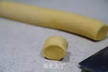 Make Pumpkin cut the buns step 7