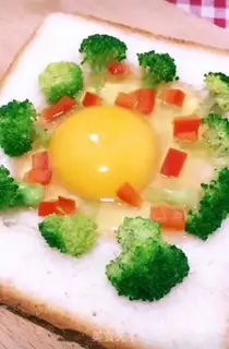 Make Breakfast mini pizza step 4