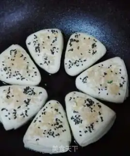 Make Pretzels, onions step 8