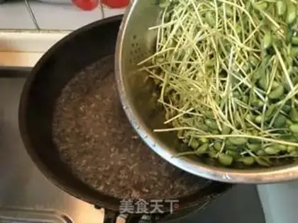 Make Black bean sprouts step 2