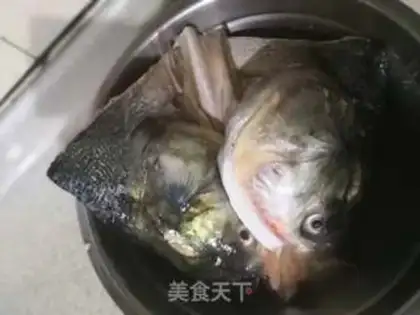 Make Fat fish head of casserole step 0