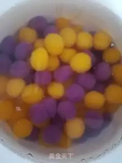 Make Colored pearls, black and pink step 2