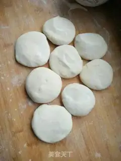 Make "Red sugar, black sesame varnish." step 7