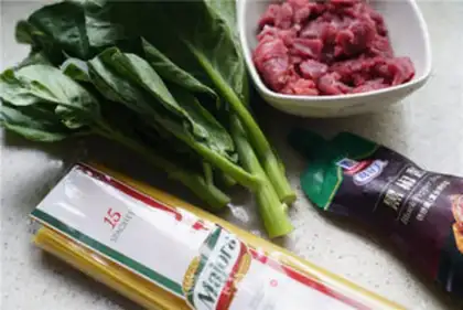 Make Black pepper beef mustard blue pasta step 0