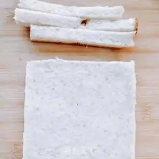 Make Toast banana pie step 1