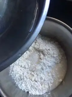 Make Onion eggcake step 1