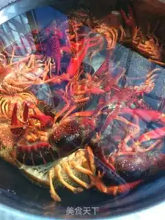 Make Spicy lobster step 1
