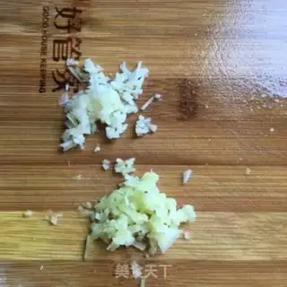 Make cucumber egg soup step 1
