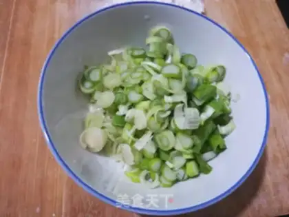 Make They make onions step 1