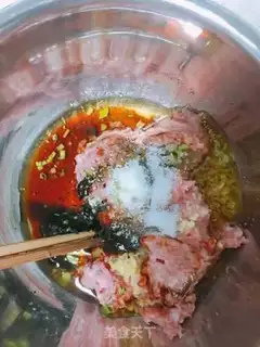 Make Spicy pork buns step 1