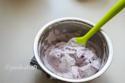 Make Blueberry roll step 12