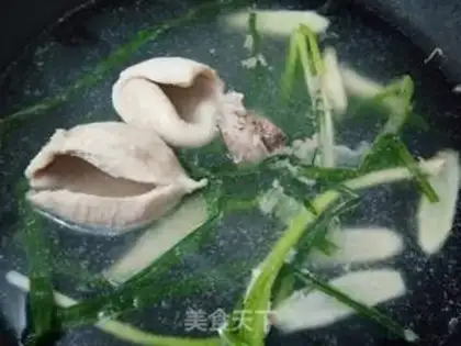 Make Fresh wheat sprouts, pig belly step 1