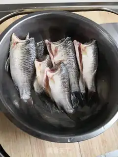 Make Fried minnow step 0