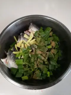 Make Fried minnow step 1