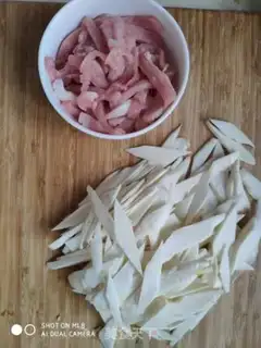 Make White fried meat step 0