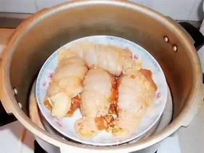 Make A chicken leg bag with salted rice step 4