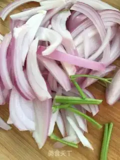 Make Onion fried meat step 1