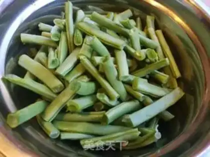 Make Snow pickles and beans step 0