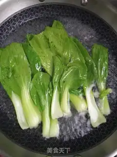Make Five-colour green egg rolls step 1