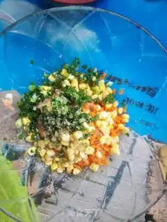 Make Five-colour green egg rolls step 7