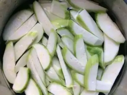 Make Egg melon soup step 1