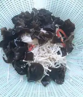 Make Frozen needle mushrooms step 3