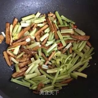Make Celery fried beans step 7