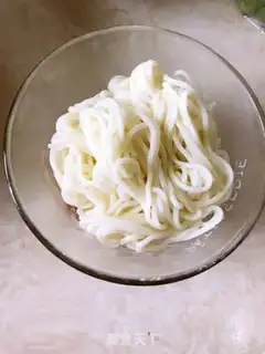 Make Roasted chicken noodles step 1