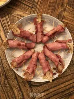 Make Gin and mushroom bacon rolls step 2