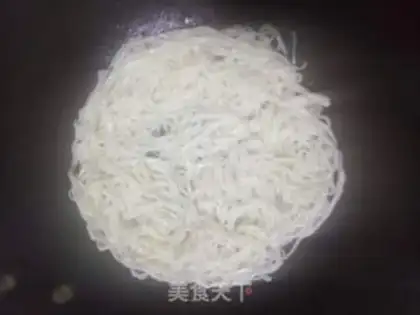 Make Noodle pancakes step 4