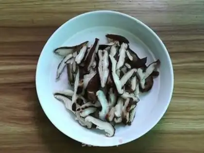 Make Squeeze mushrooms and fried meat step 2