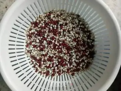 Make Soybeans soup step 1