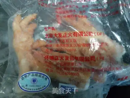 Make Frozen chicken foot soup step 1