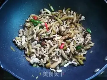 Make Squeeze mushrooms and fried meat step 7