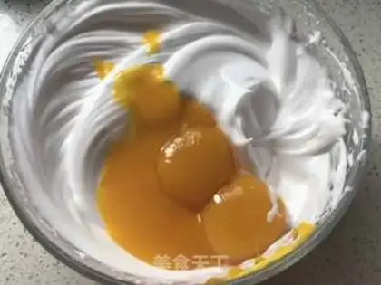 Make SpongeBob cake step 4